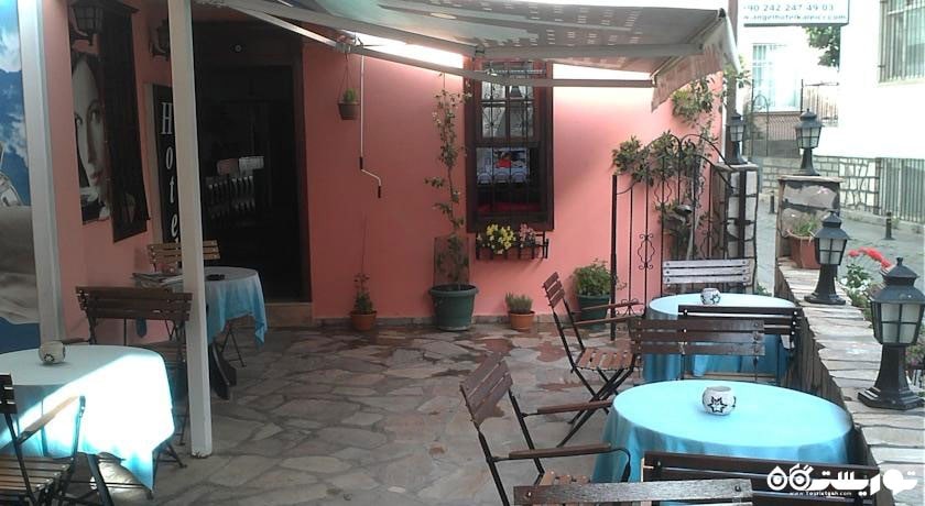 رستوران فضای باز هتل